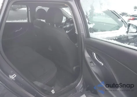 2018 Hyundai Elantra Gt z USA, uszkodzony, nr VIN KMHH35LE9JU037620